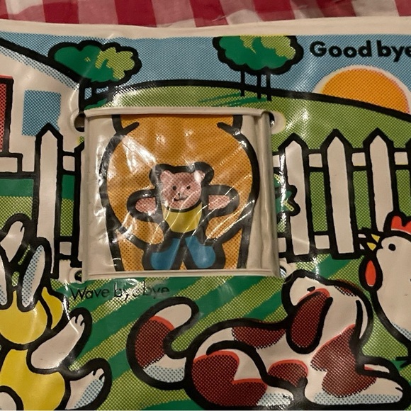 Vintage 1983 Johnson & Johnson Baby Bear Plays Home Soft Vinyl Plastic Bath Book - Picture 7 of 7